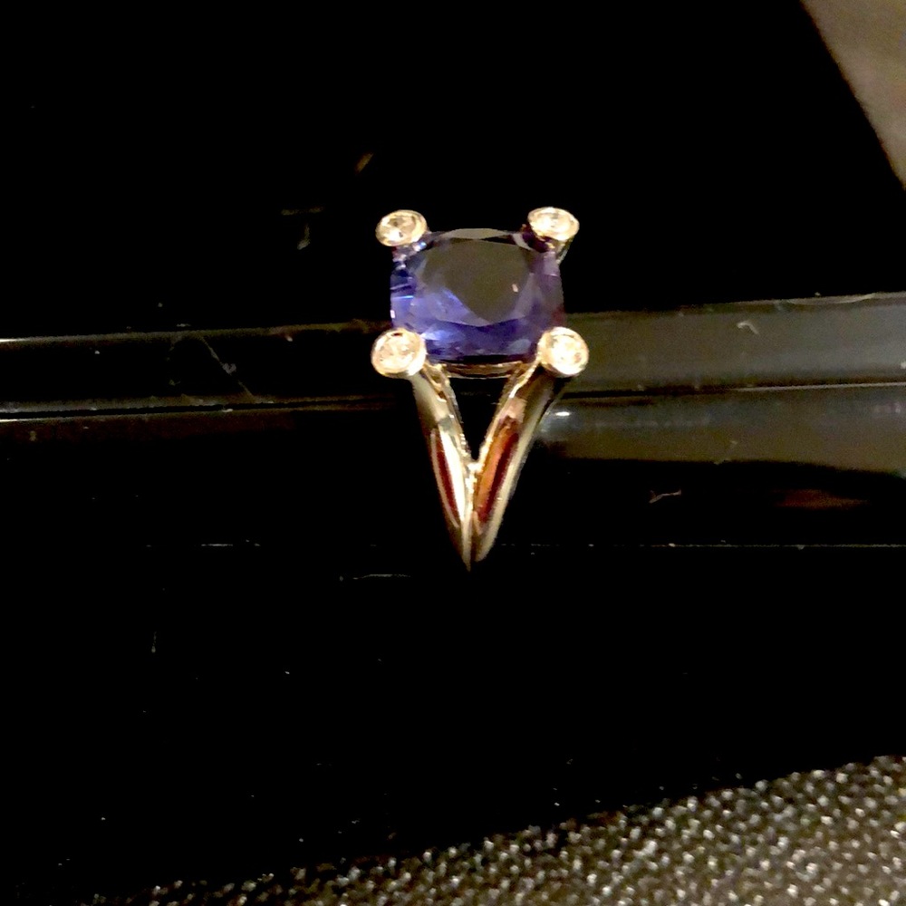 14kt white gold Iolite ring